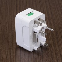 Adaptador Universal para Viagens 